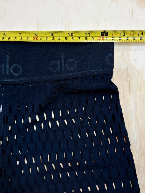 Alo Yoga Mesh High Waist Capri Leggings Black Sheer Cutout S - Picture 8 of 8
